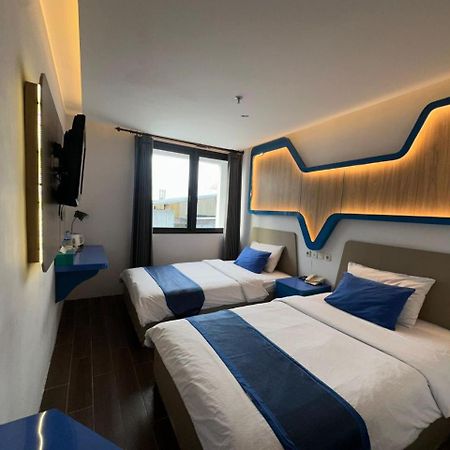 Golden Palace Hotel Batu Merah Εξωτερικό φωτογραφία