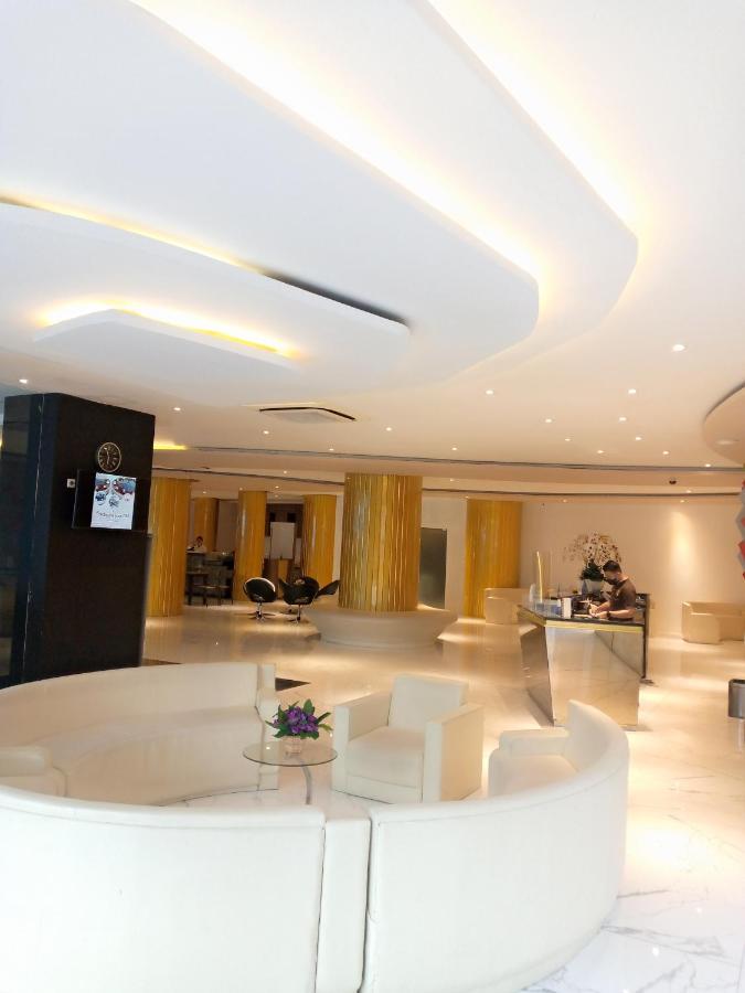 Golden Palace Hotel Batu Merah Εξωτερικό φωτογραφία
