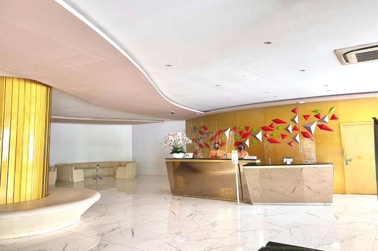 Golden Palace Hotel Batu Merah Εξωτερικό φωτογραφία
