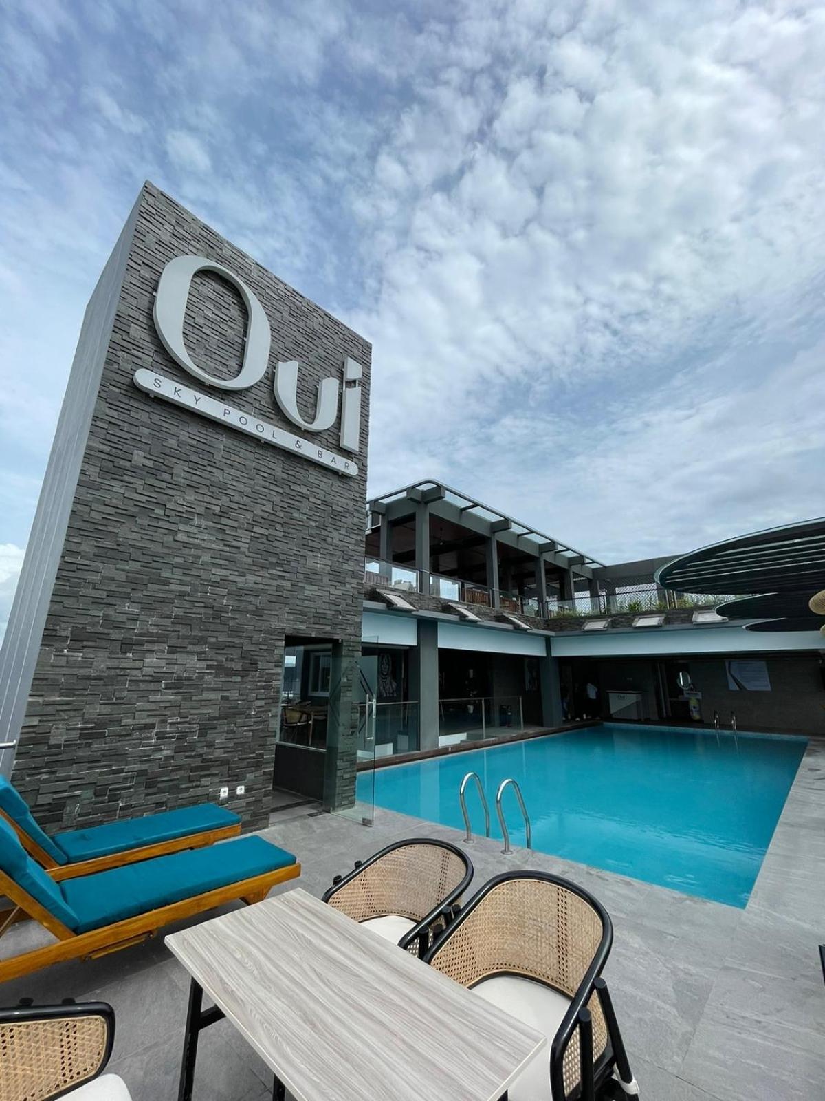 Golden Palace Hotel Batu Merah Εξωτερικό φωτογραφία